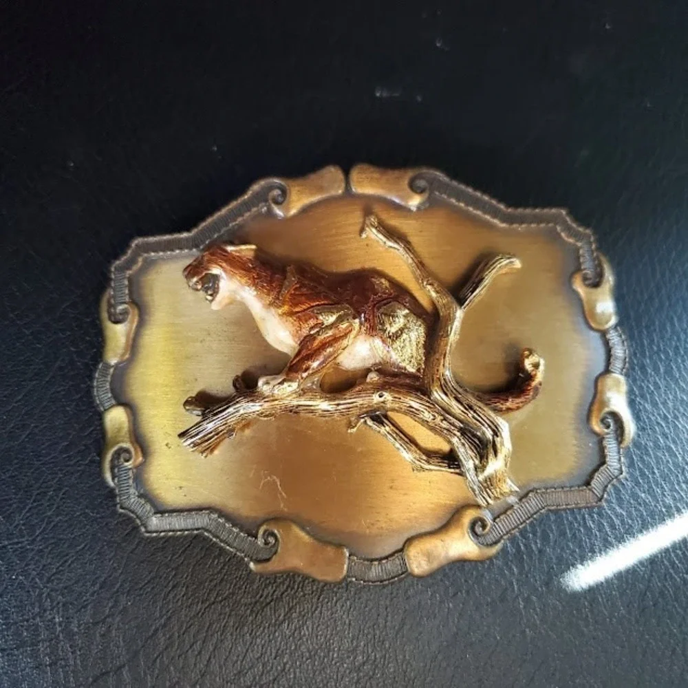RAINTREE Vintage Cougar on Branch Belt Buckle Western Wildlife Gold Tone USA